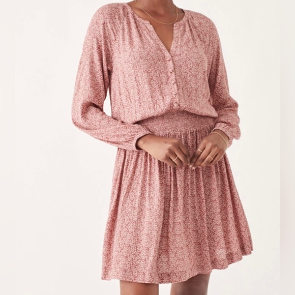 - Faherty Montara Dress
Size Small NEW without tags. Color: Mauve Leaf Batnik - Picture 6 of 7